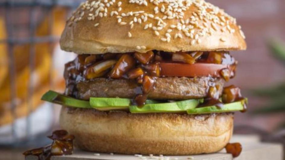 Vegetarischer Teriyaki Burger mit Ananas